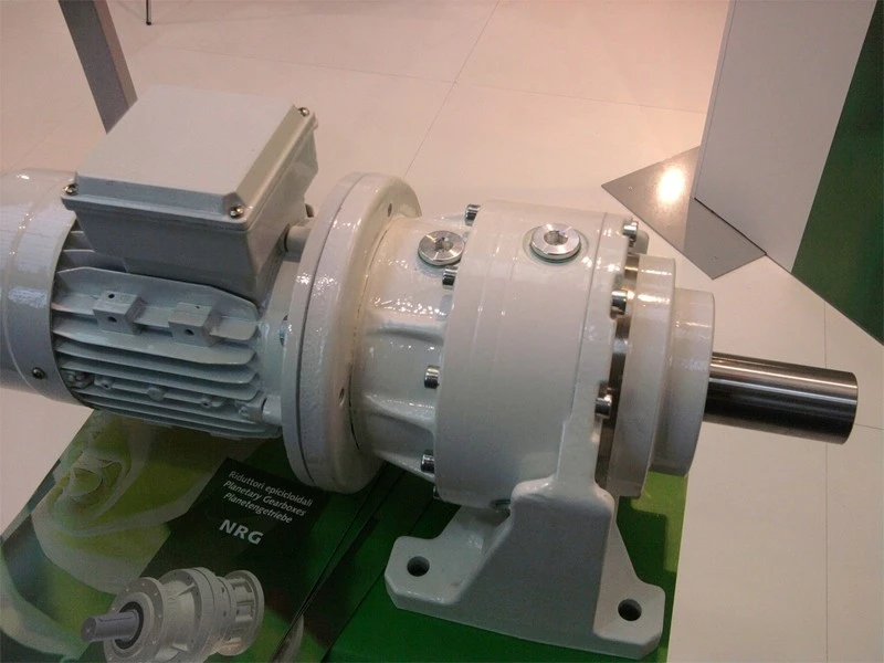 Noua gama de reductoare planetare, care a fost lansata pe piata incepand cu Aprilie 2011 (la expozitia de la Hanovra „Industrie Messe”)